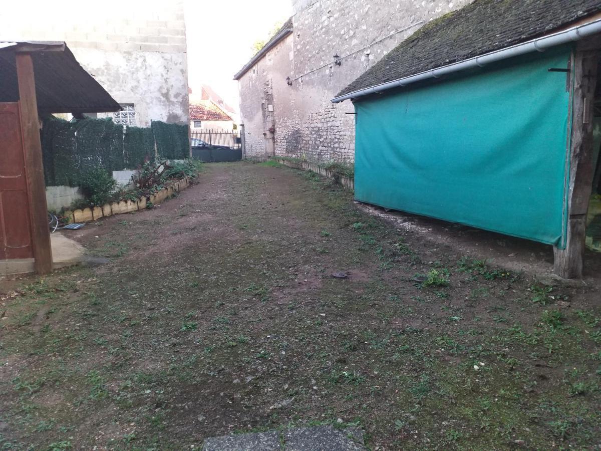 Maison Pour Nombreuses Personnes Pousseaux Dış mekan fotoğraf